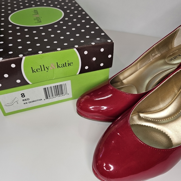 Kelly & Katie Dorotha Platform Pump, RED, Size 8 - Picture 3 of 9